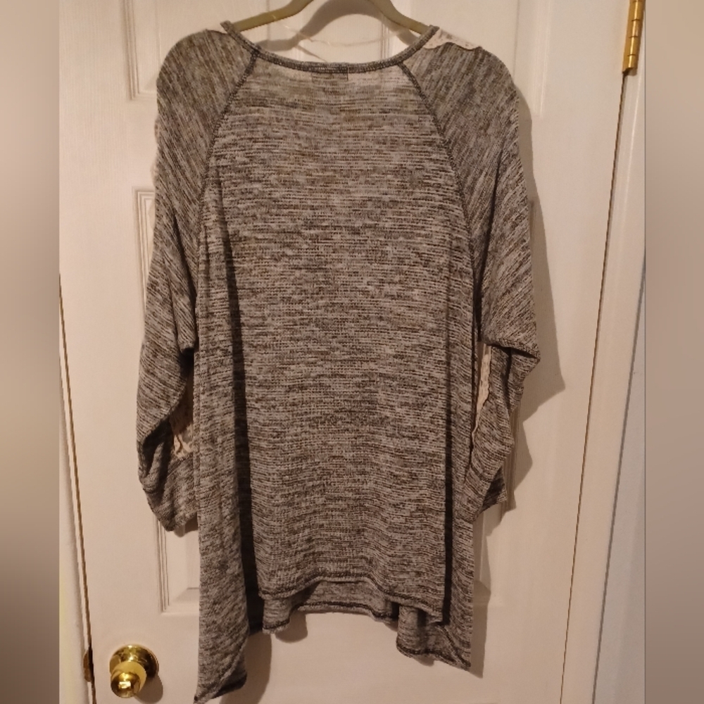 World Unity Pullover with Lace Embroidery - Picture 8 of 9